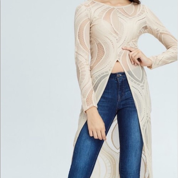 Lace Front Slit Top - Picture 3 of 4